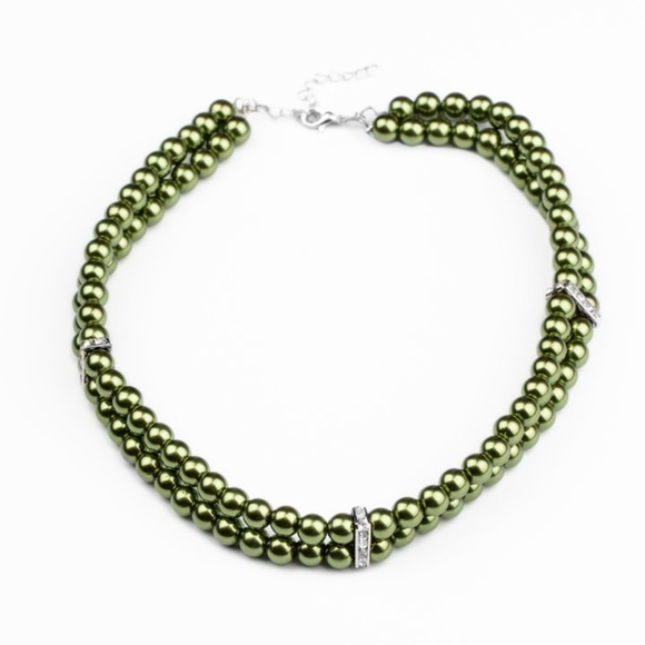 Green Choker Necklace & Earrings